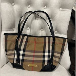🤎🤎Burberry haymaker tote 🤎🤎